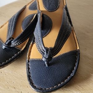 BORN BOC Navy Blue Leather Thong Style Sandals Shoe Sz 8 EUC